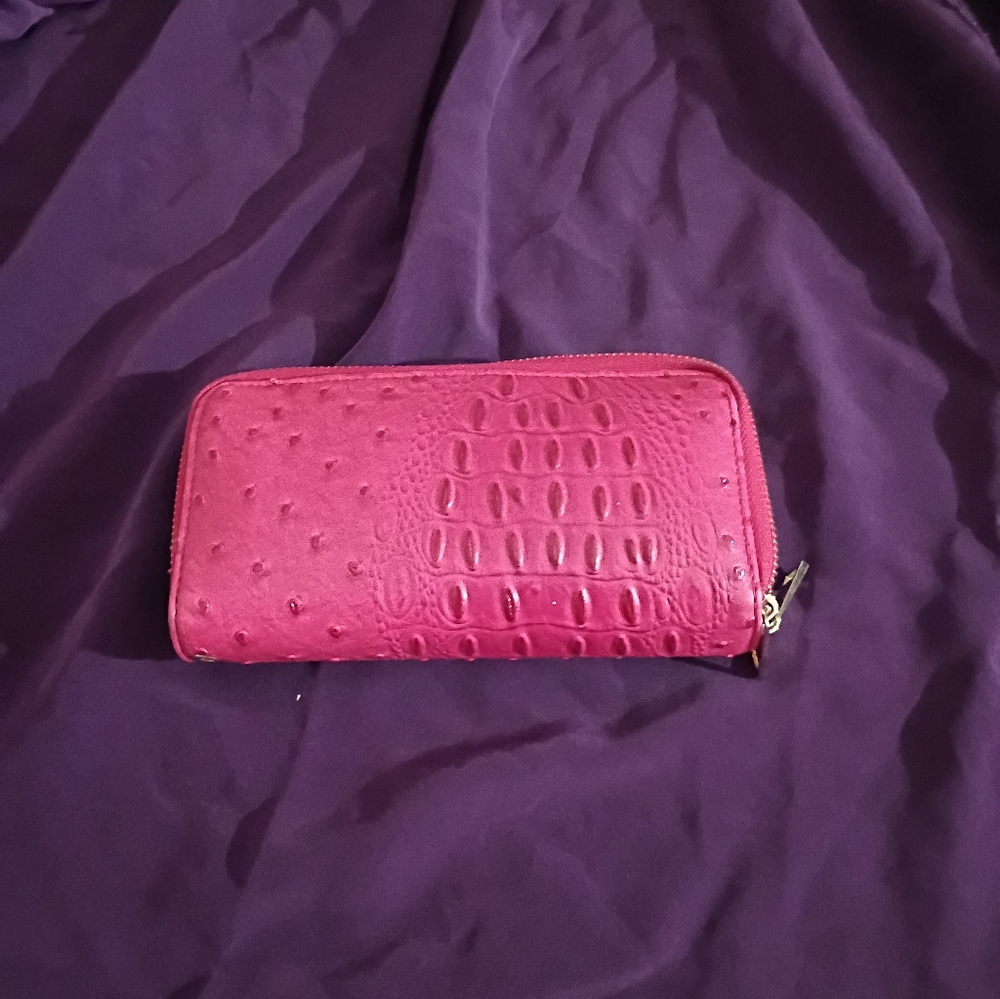 Premium Pink Croc-Embossed Zip Wallet